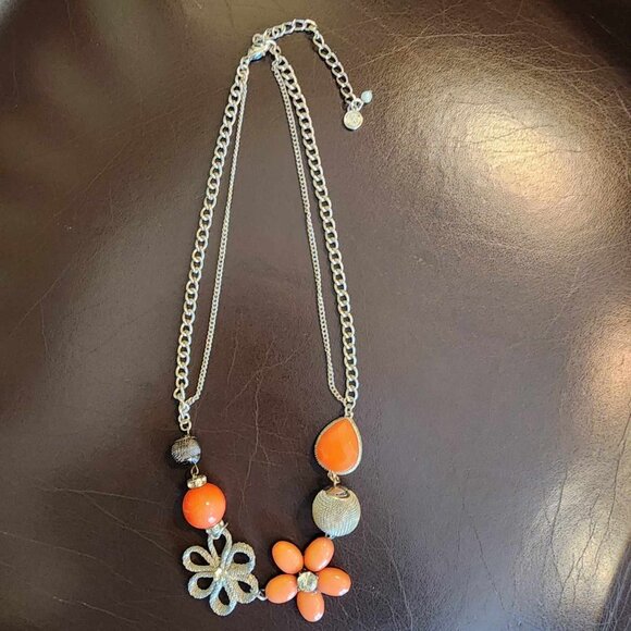 SIMPLY VERA/VERA WANG Necklace Coral Orange Floral Rhinestone Silver Tone - Picture 2 of 5